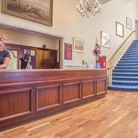 The Queens Hotel 3*